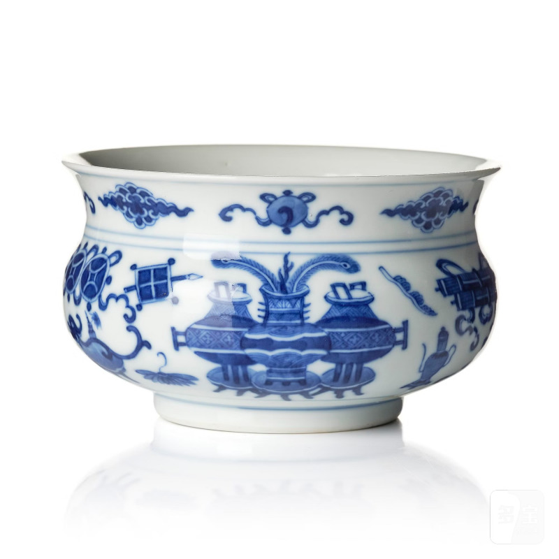 A blue and white censer,